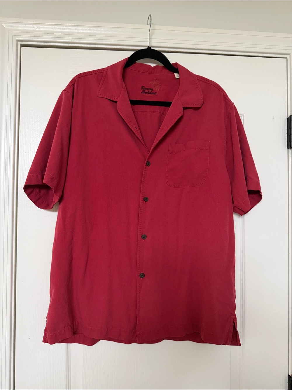 Tommy Bahama Men's 100% silk Short-Sleeve Button-Down Shirt